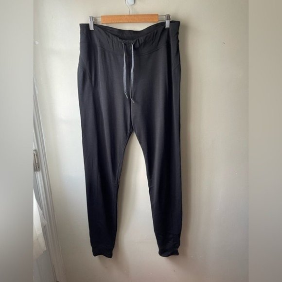 Icebreaker Pants - Icebreaker Women's Merino Crush jogger black large